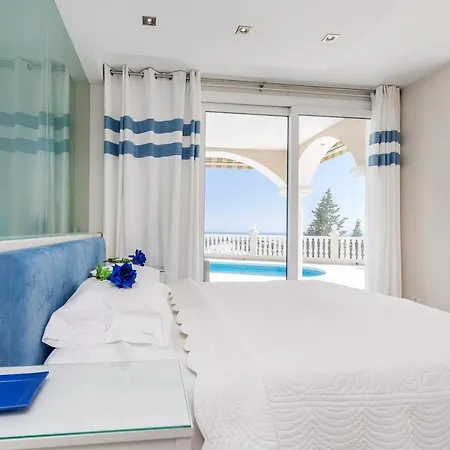Exclusive With Stunning View Villa